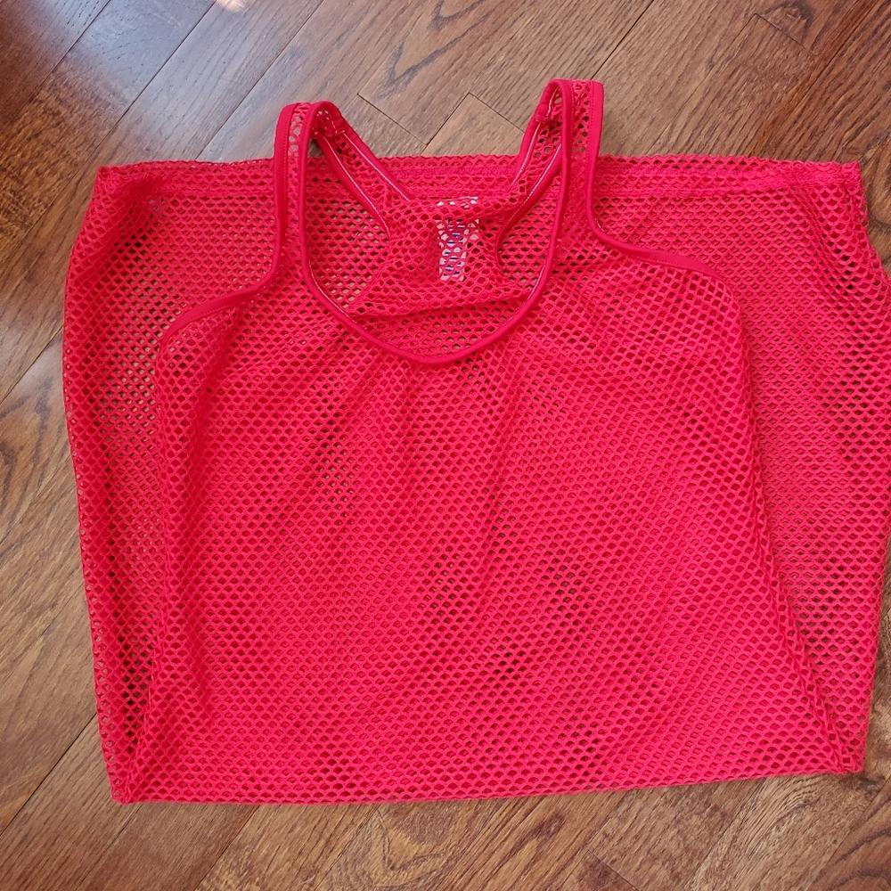 RED FISHNET COVERUP - Picture 5 of 6